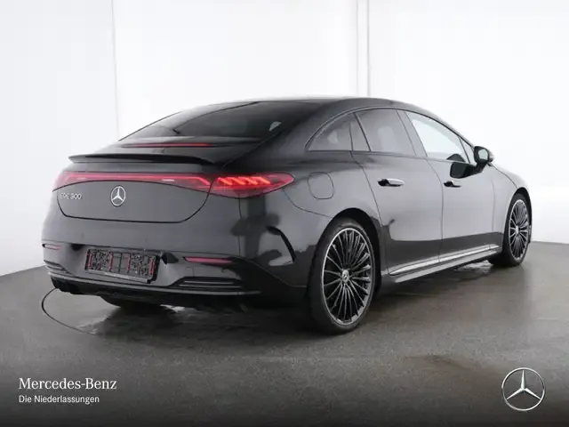 Mercedes-Benz EQE 300