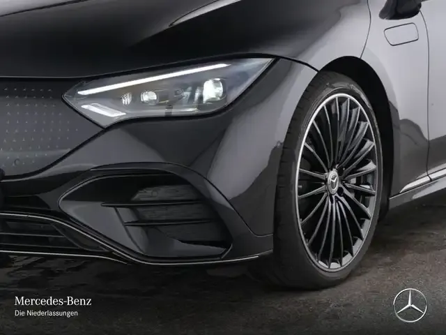 Mercedes-Benz EQE 300