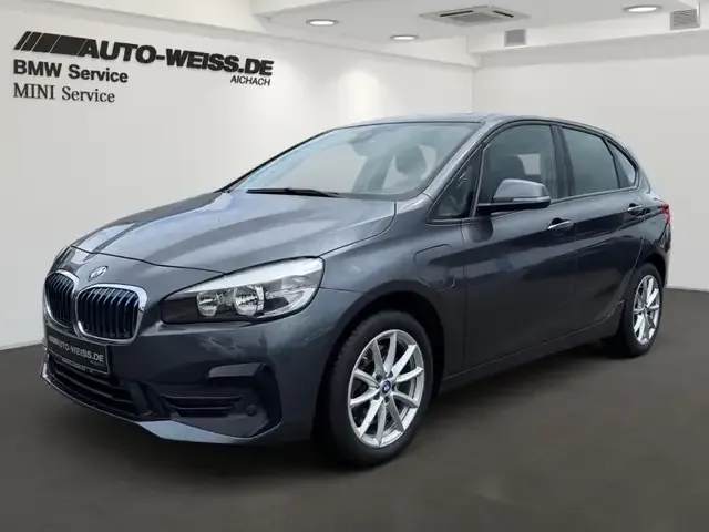 BMW 225