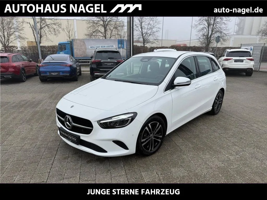 Mercedes-Benz B 200