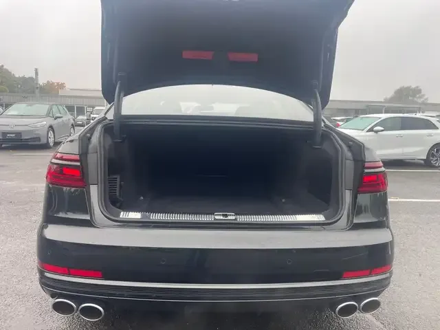 Audi S8