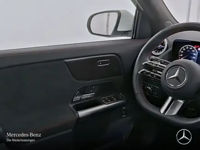 Mercedes-Benz GLA 220