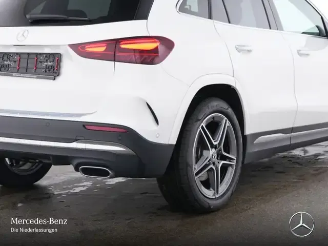 Mercedes-Benz GLA 220