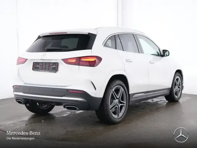 Mercedes-Benz GLA 220