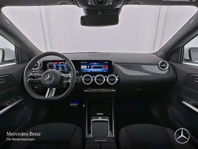 Mercedes-Benz GLA 220