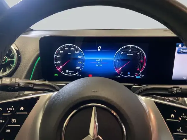 Mercedes-Benz GLB 200