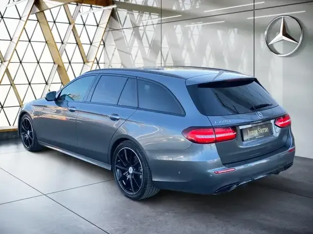 Mercedes-Benz E 220