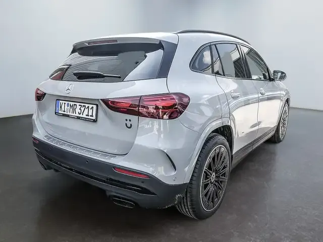 Mercedes-Benz GLA 200