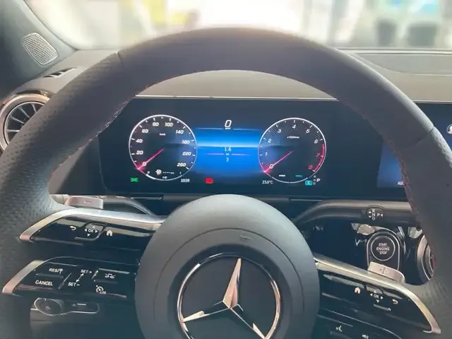 Mercedes-Benz GLA 200