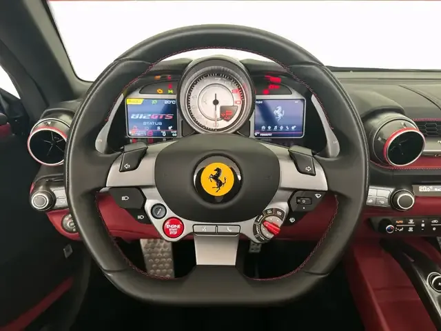 Ferrari 812