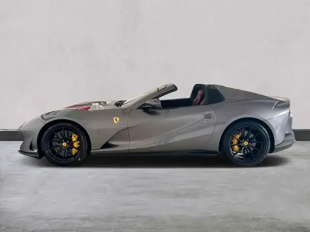 Ferrari 812