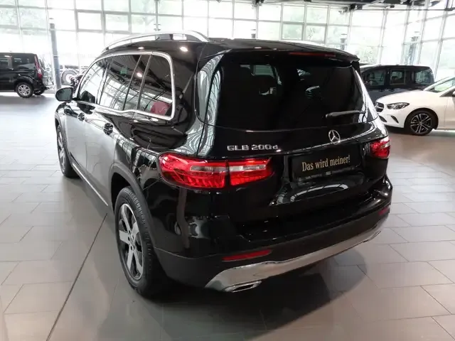 Mercedes-Benz GLB 200