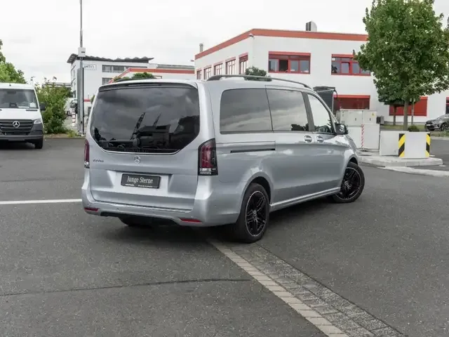 Mercedes-Benz V 250
