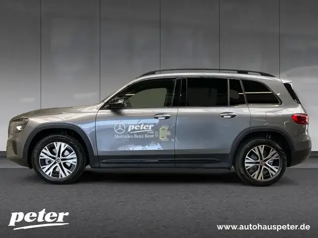 Mercedes-Benz GLB 220