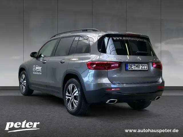Mercedes-Benz GLB 220