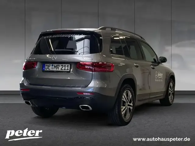 Mercedes-Benz GLB 220