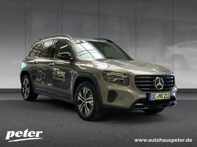 Mercedes-Benz GLB 220