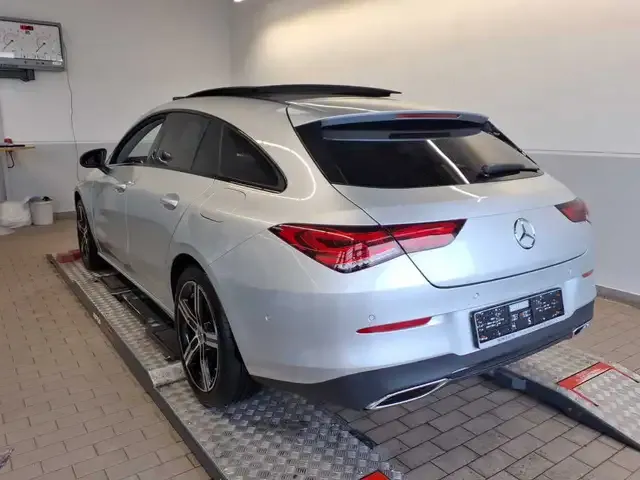 Mercedes-Benz CLA 200
