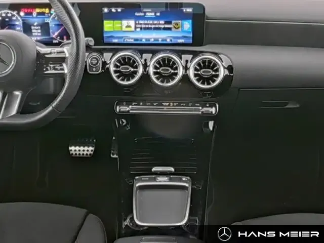 Mercedes-Benz A 220