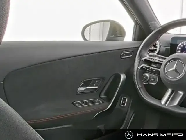 Mercedes-Benz A 220