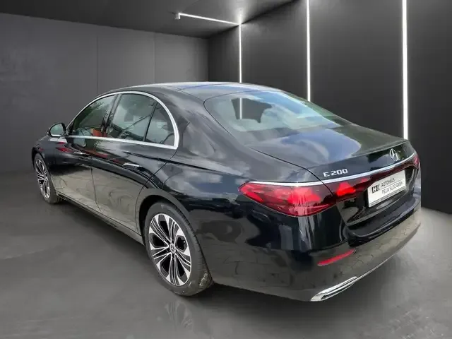 Mercedes-Benz E 200