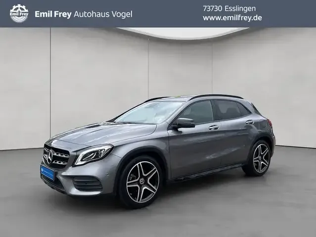 Mercedes-Benz GLA 200