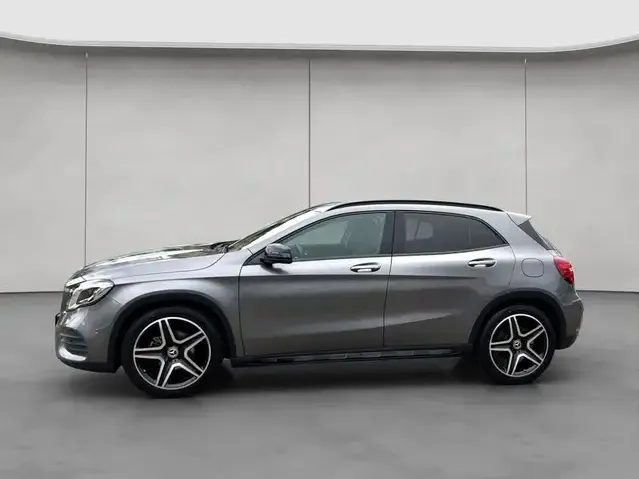 Mercedes-Benz GLA 200