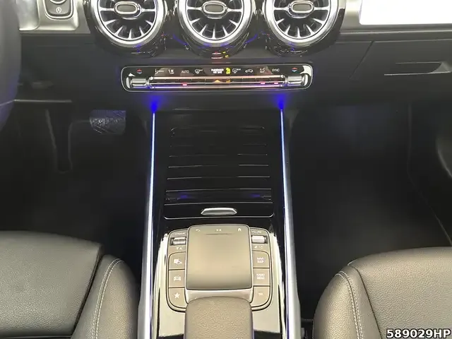 Mercedes-Benz GLB 220