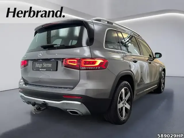 Mercedes-Benz GLB 220