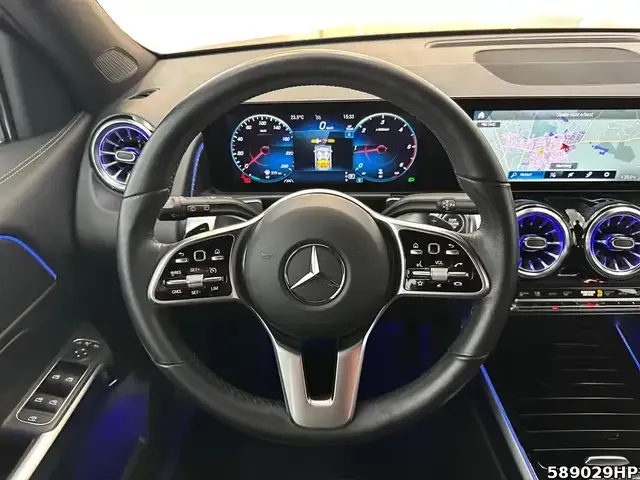 Mercedes-Benz GLB 220
