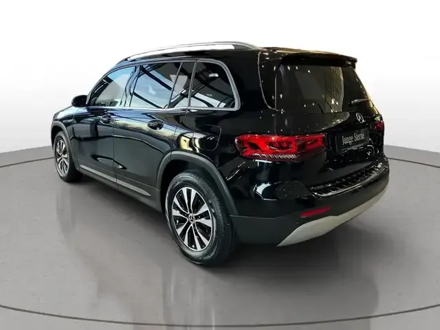 Mercedes-Benz GLB 220