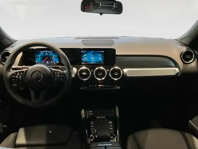 Mercedes-Benz GLB 220