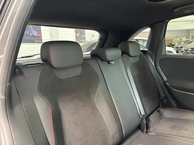 Mercedes-Benz B 220