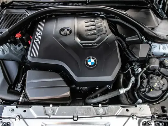 BMW 330