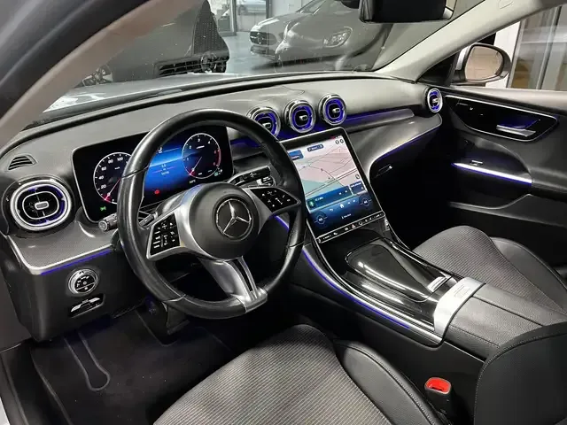 Mercedes-Benz C 220