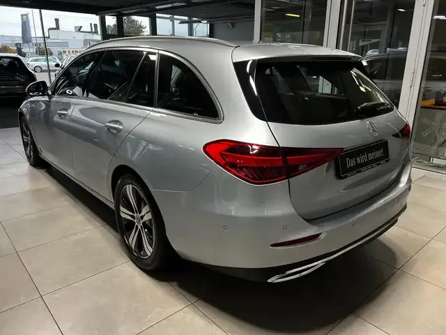 Mercedes-Benz C 220