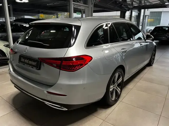 Mercedes-Benz C 220