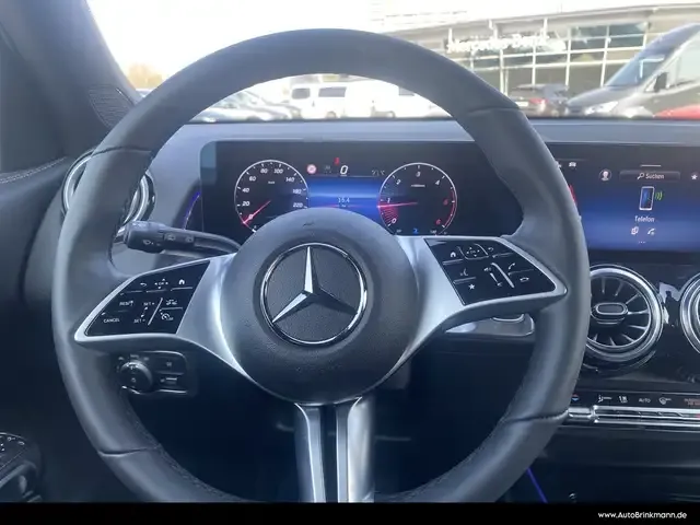 Mercedes-Benz GLB 200