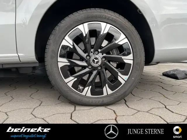 Mercedes-Benz V 250