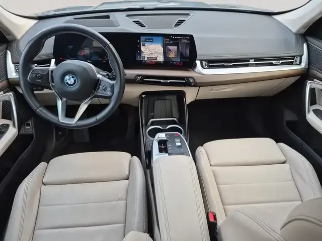 BMW iX1