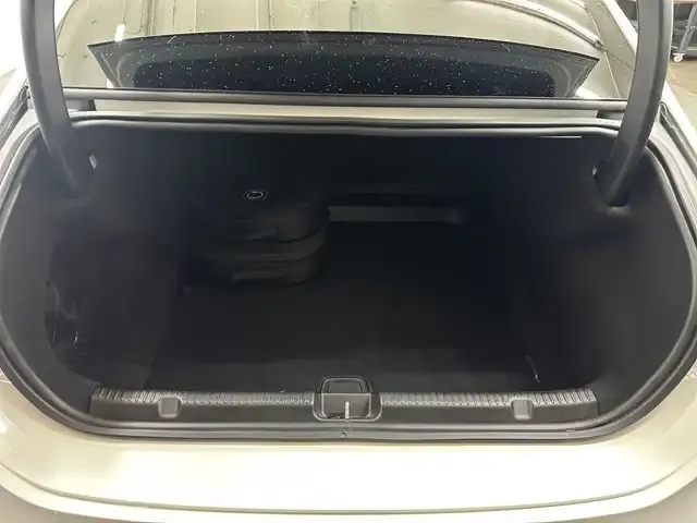 Mercedes-Benz EQE 300