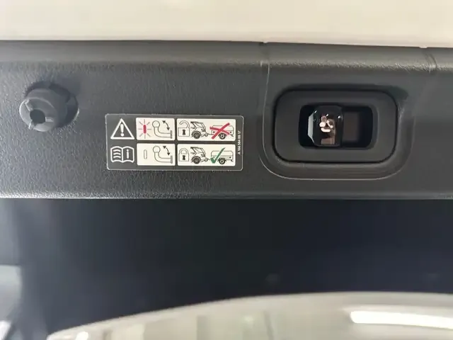 Mercedes-Benz EQE 300