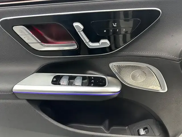 Mercedes-Benz EQE 300