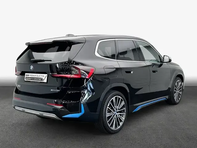 BMW iX1