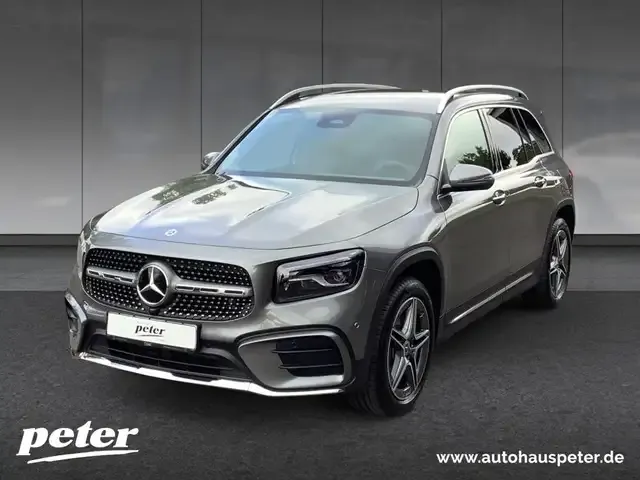 Mercedes-Benz GLB 220