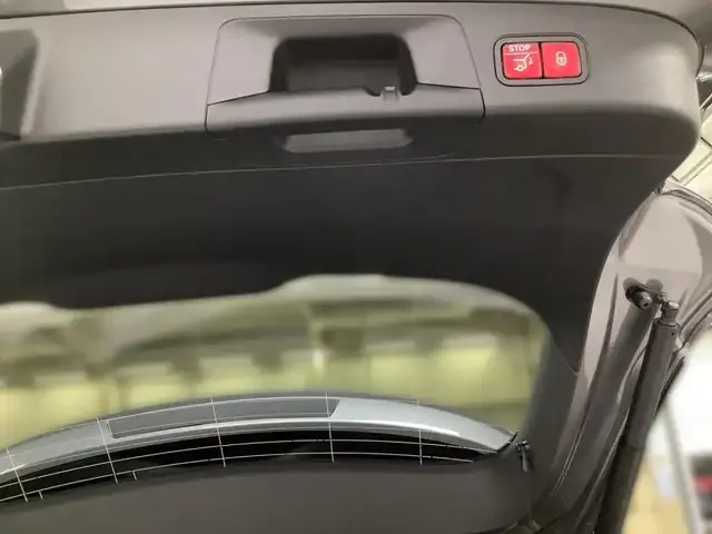 Mercedes-Benz GLB 220