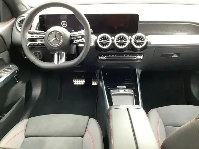 Mercedes-Benz GLB 220