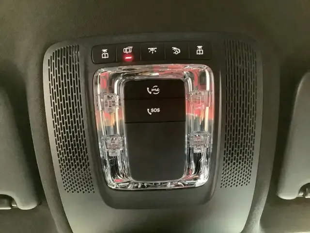 Mercedes-Benz GLB 220