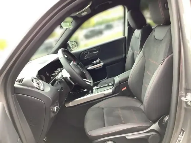 Mercedes-Benz GLB 220