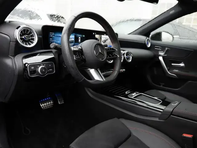 Mercedes-Benz A 220